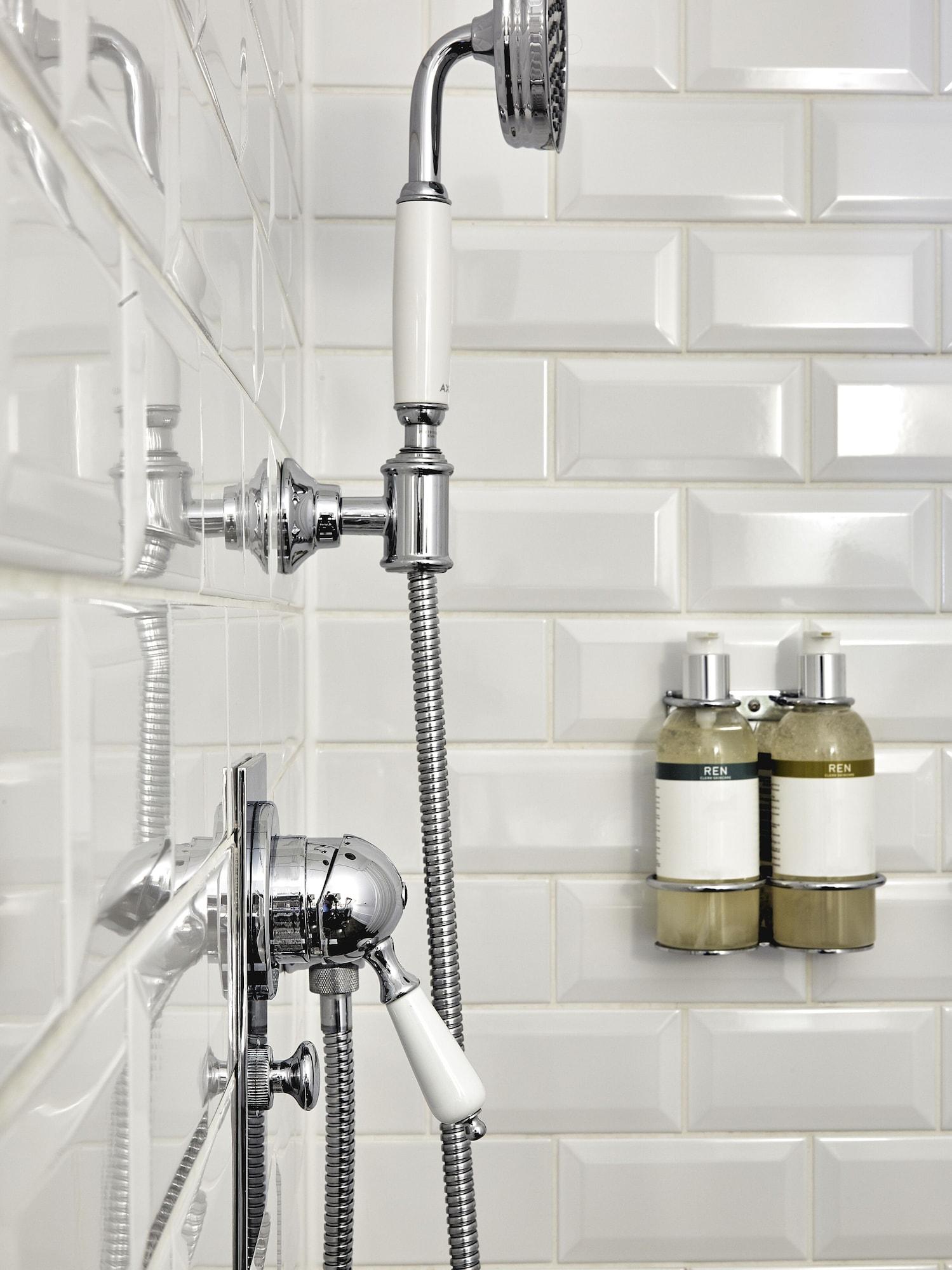 โรงแรมหลุยส์ มิวนิก ภายนอก รูปภาพ A shower hose