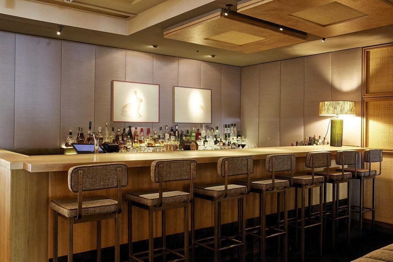 โรงแรมหลุยส์ มิวนิก ภายนอก รูปภาพ The bar at the lounge