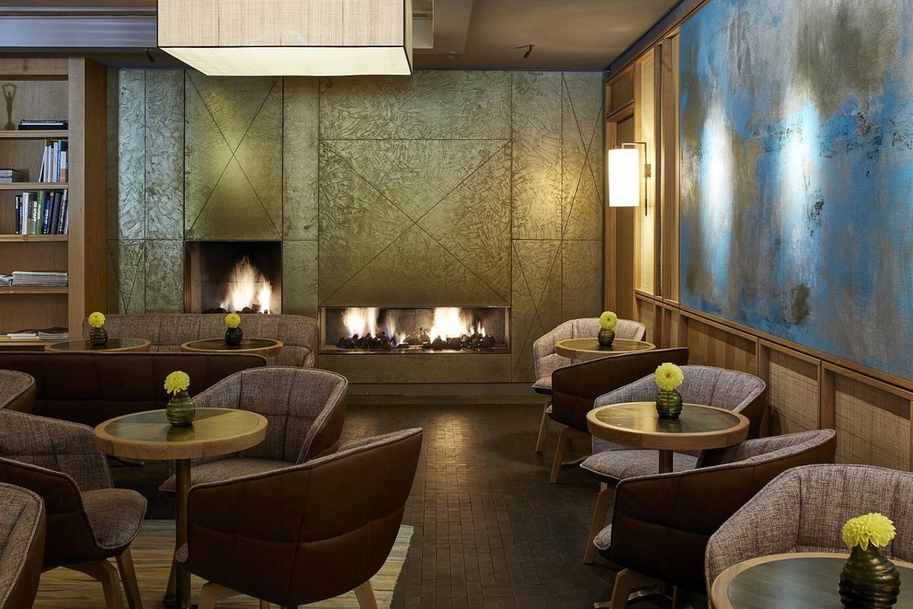 โรงแรมหลุยส์ มิวนิก ภายนอก รูปภาพ The Library at The Ivy Hotel